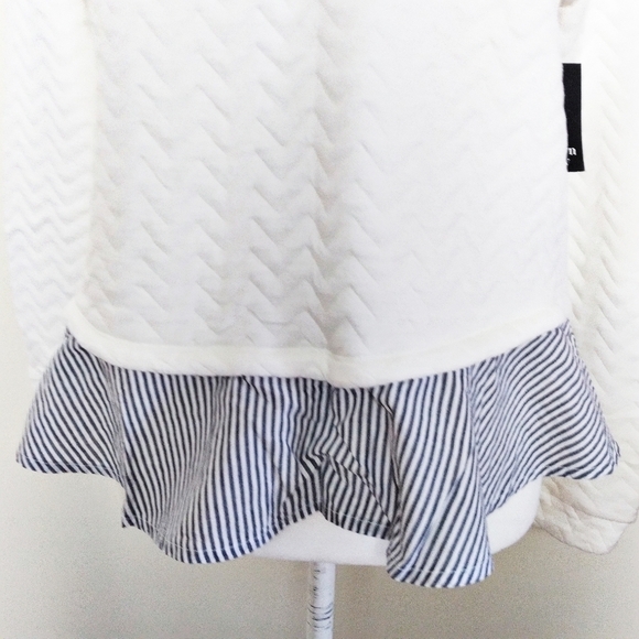 Crown & Ivy Quilted Layered Look Sweatshirt Top - Picture 5 of 8